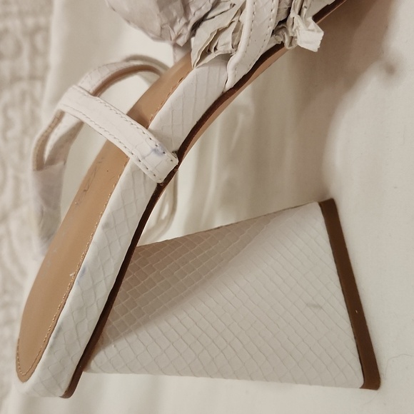 New! White chunky triangle heels ankle straps formal summer party size 9.5 - Picture 15 of 16